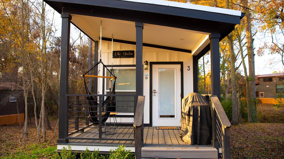 Mount Vernon Cabin | Modern Beach Retreat - 1 Bed/Loft