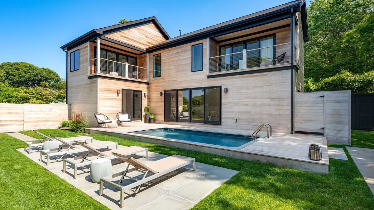 Culloden Shores House | Modern Beach Retreat w/Pool and Private Beach