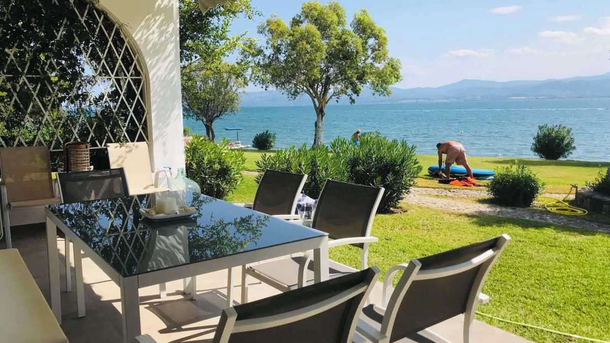 Malakonta House | Modern Beachfront Apartment in Lilantia – Pool, 2BR/2BA, Near Eretria