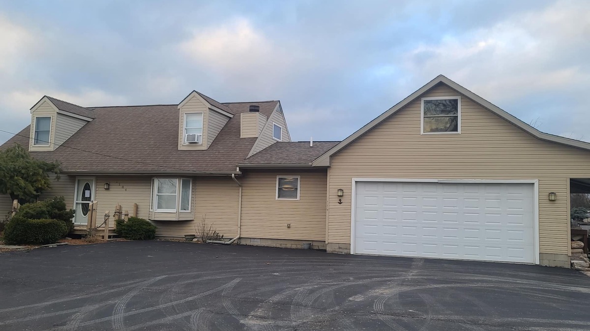 Pigeon House | Modern, Beautiful canal front home!