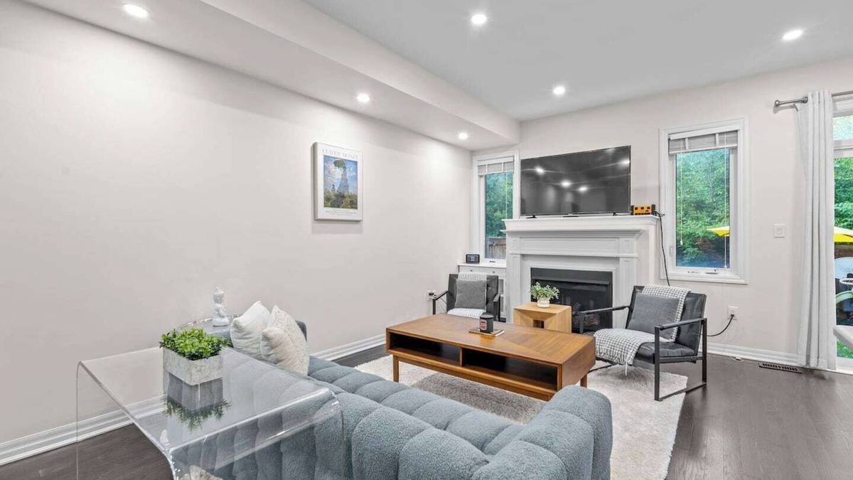Lakeview House | Modern Beautiful Home w/Private Patio and Balcony