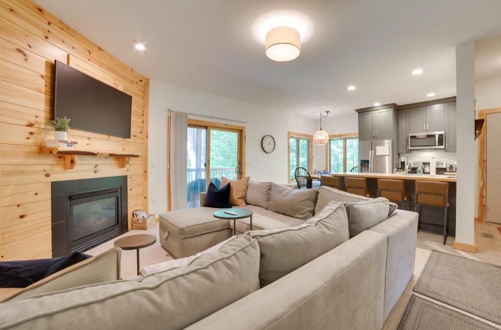 Mancelona Apartment | Modern Bellaire Condo Pool Access, Near Skiing!