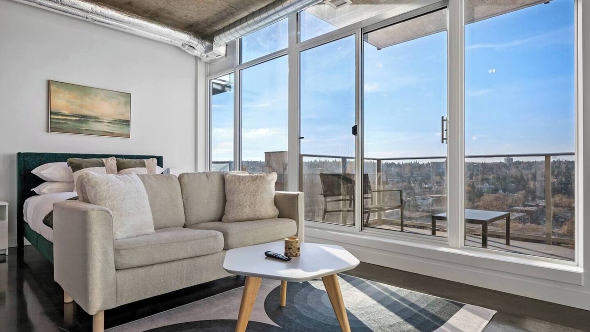 Connaught Apartment | Modern Beltline Studio Balcony Views – Near 17th