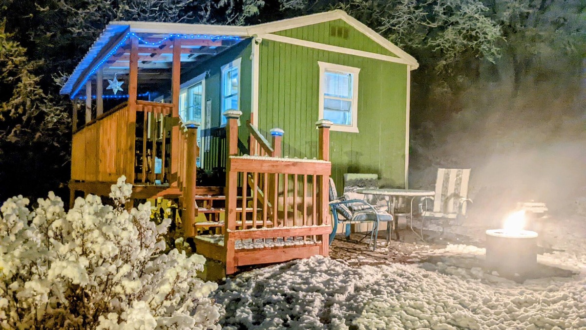 Kingston Cabin | Modern Boho cabin near the Buffalo and all the trails!