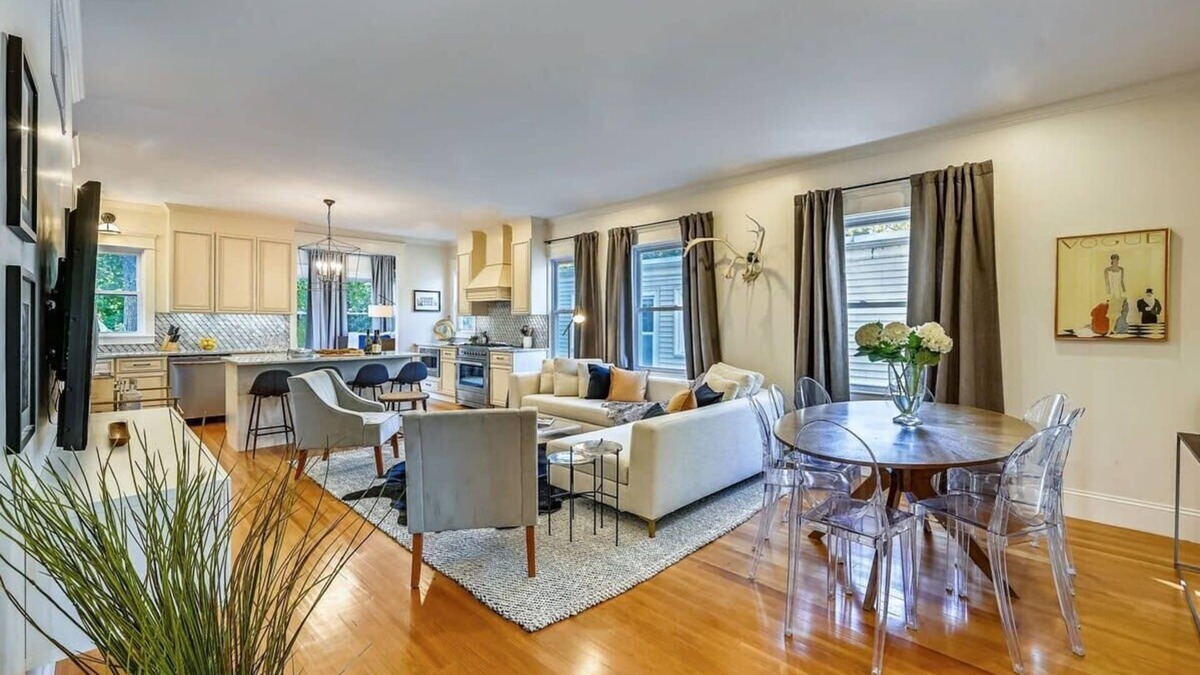 Forest Hills - Woodbourne Condo | Modern Boston Condo | near T