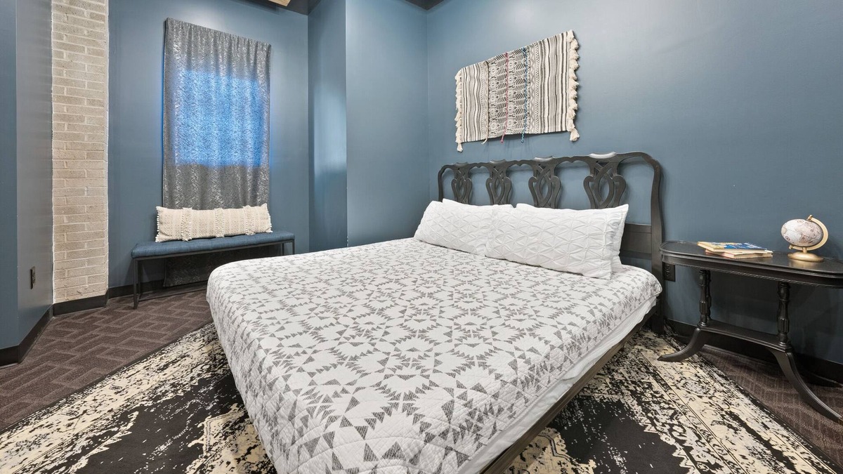 Middletown House | Modern boutique hotel in Torchlight Pass Revival District - indulge now! 303