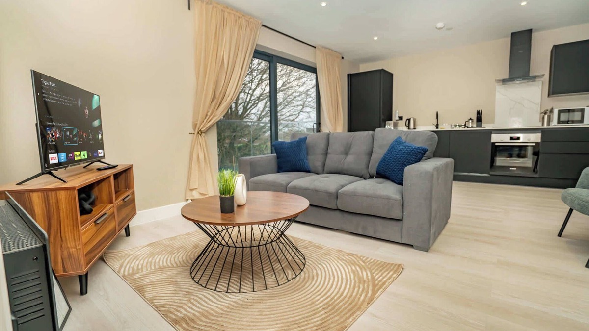 Bloxwich Apartment | Modern & Bright 2 Bed Apartment in Birmingham