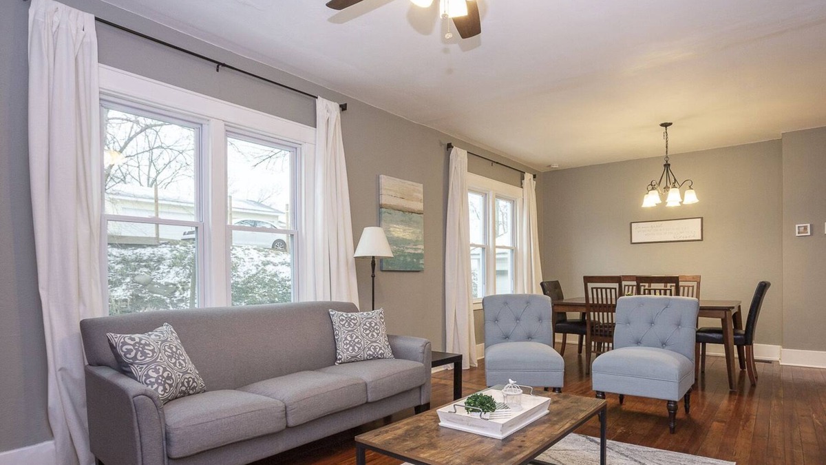 Grand Rapids Apartment | Modern, Bright Apartment | Walkable Restaurants | 2 Mi to Downtown Grand Rapids