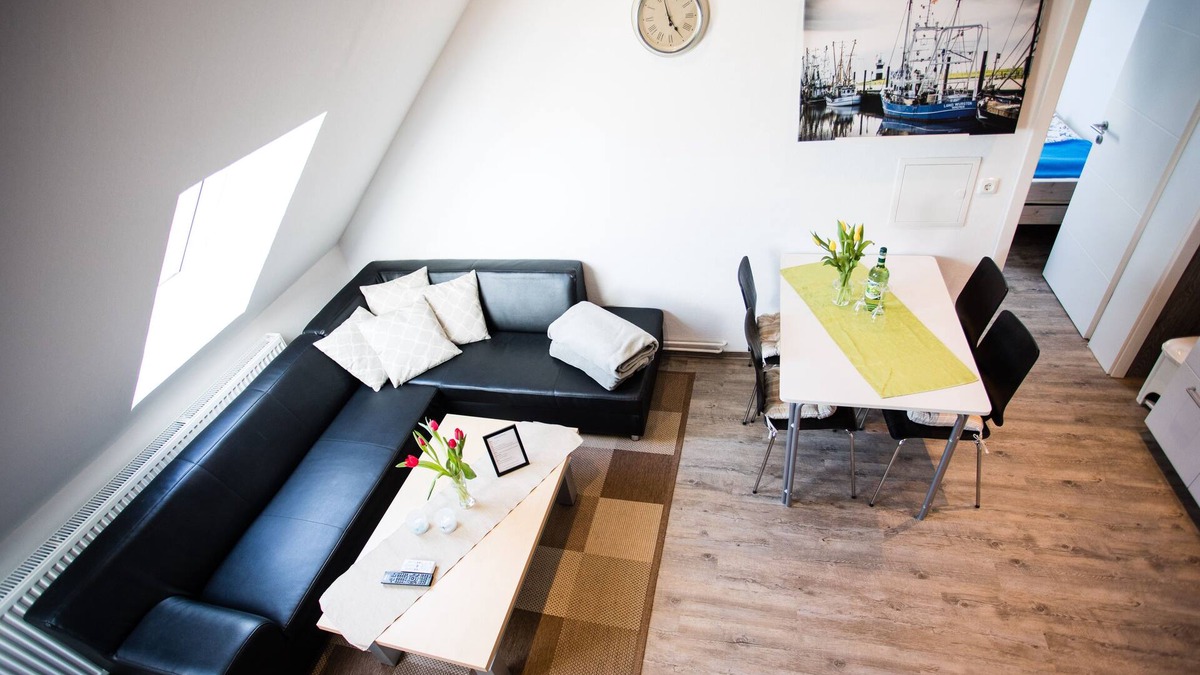 Wremen Apartment | Modern, bright duplex apartment, only a few minutes to the beach, quiet location