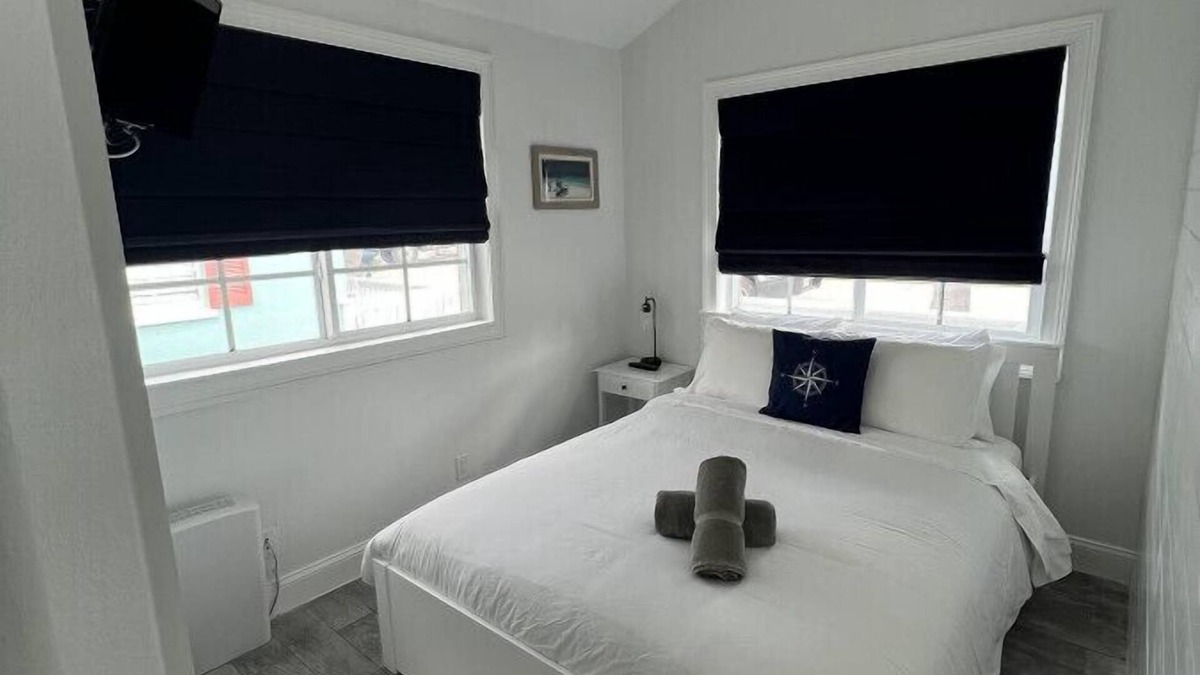 Sunset Beach House | Modern bungalow w/Oceanview #9