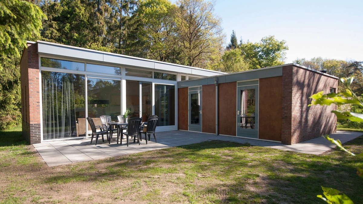 Appelscha House | Modern bungalow with parking