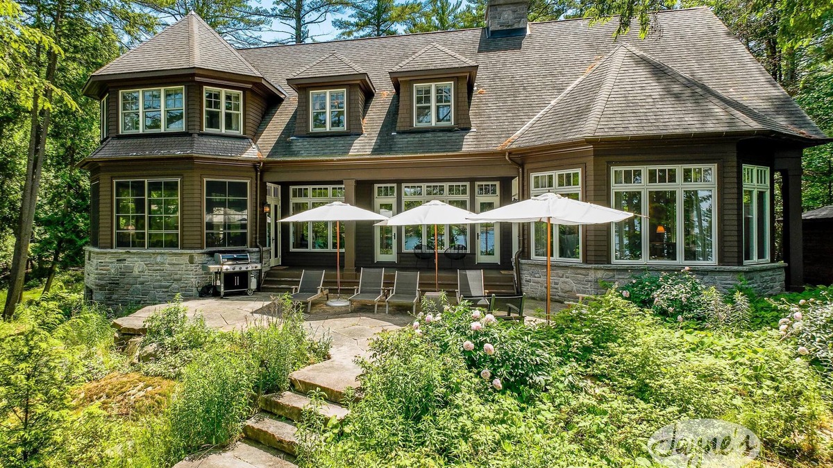 Muskoka Lakes Cottage | Modern 5 bdrm, 5 bath cottage on Lake Rosseau!