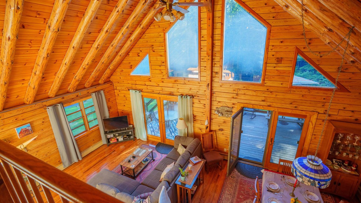 Kingston Cabin | Modern Cabin In the Woods
