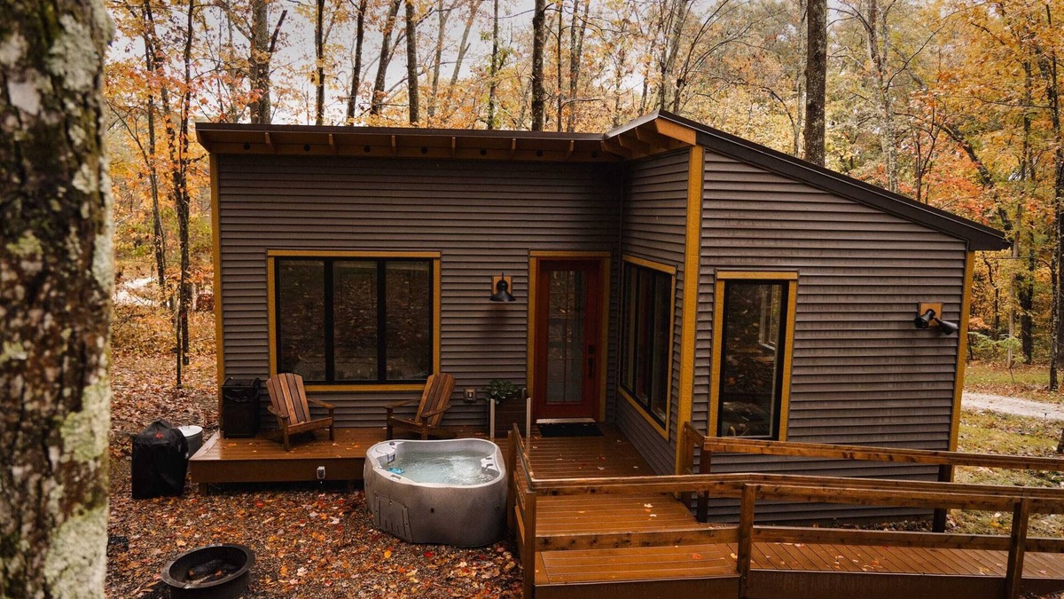 New Plymouth Cabin | Modern Cabin in Woods - 10m to Hocking Hills