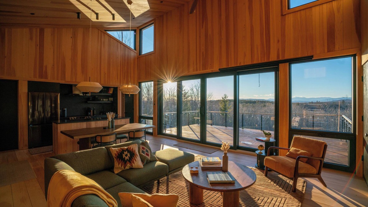 Norway Cabin | Modern Cabin w/Amazing View + Hot Tub + Record Player