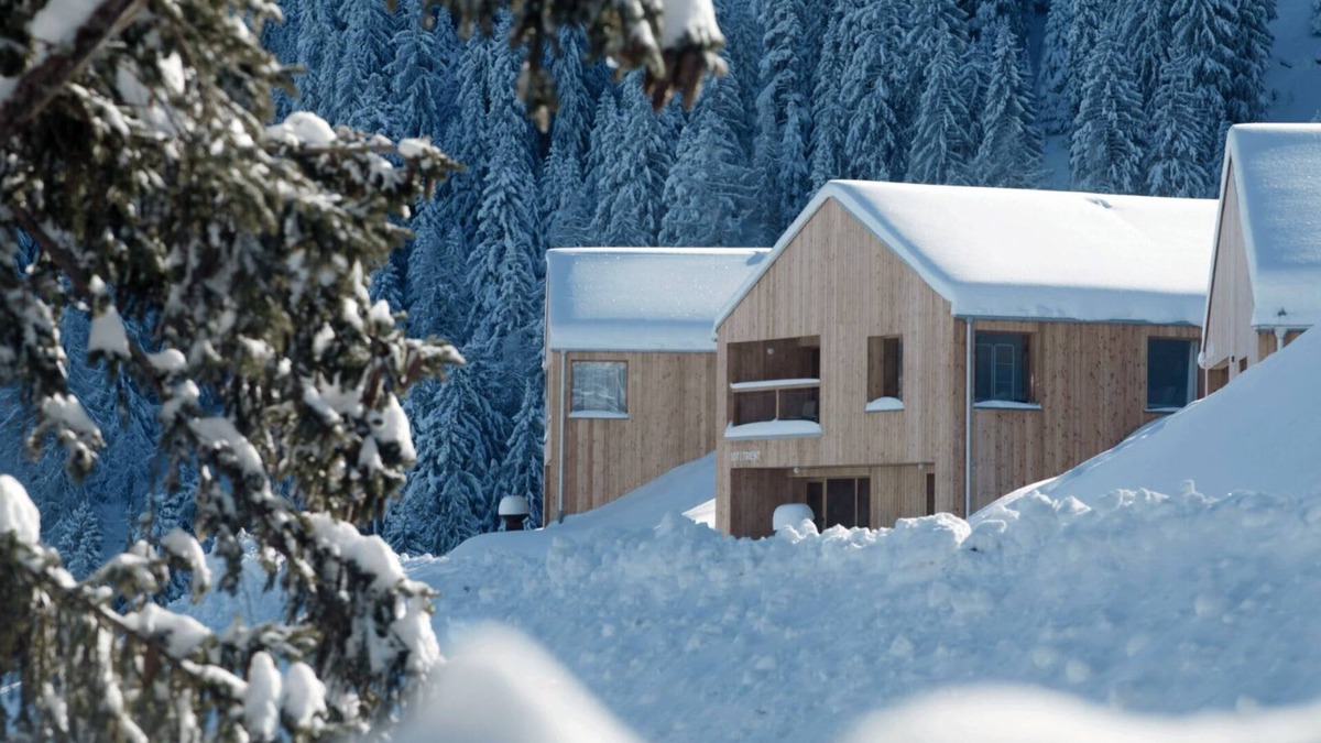 Monthey Cabin | Modern Cabin With Private Terrace Garden