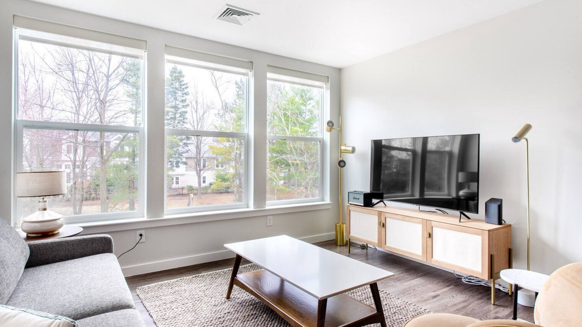 North Cambridge Apartment | Modern Cambridge 2BR w/W/D, Private access to Linear Park by Blueground