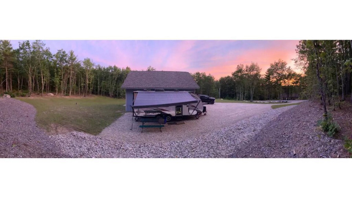 Raymond House | Modern camper getaway, in the Sebago Lakes Region!