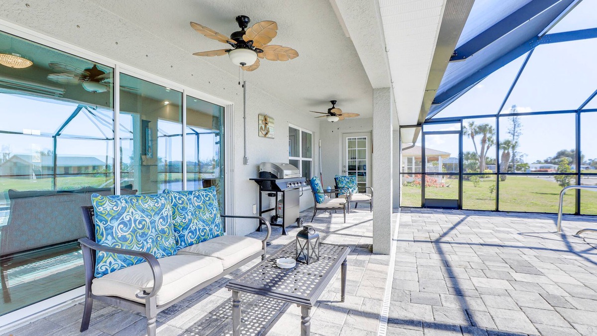 Oakland Hills Cottage | Modern Canalfront Home in Rotonda West w/Lanai!