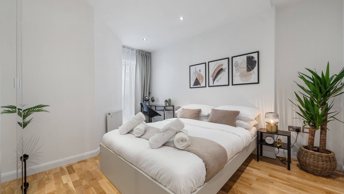 Canary Wharf Apartment | Modern Canary Wharf Apartment - Near Transport