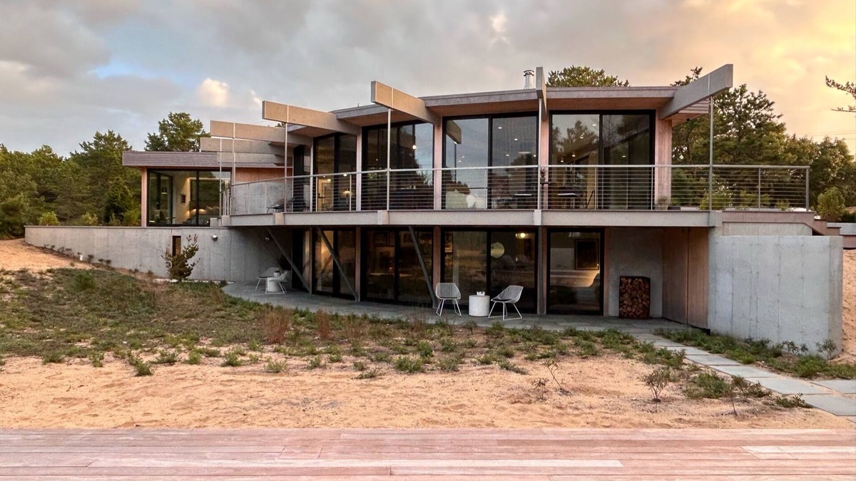 Indian Neck Heights House | Modern Cape Cod Oasis