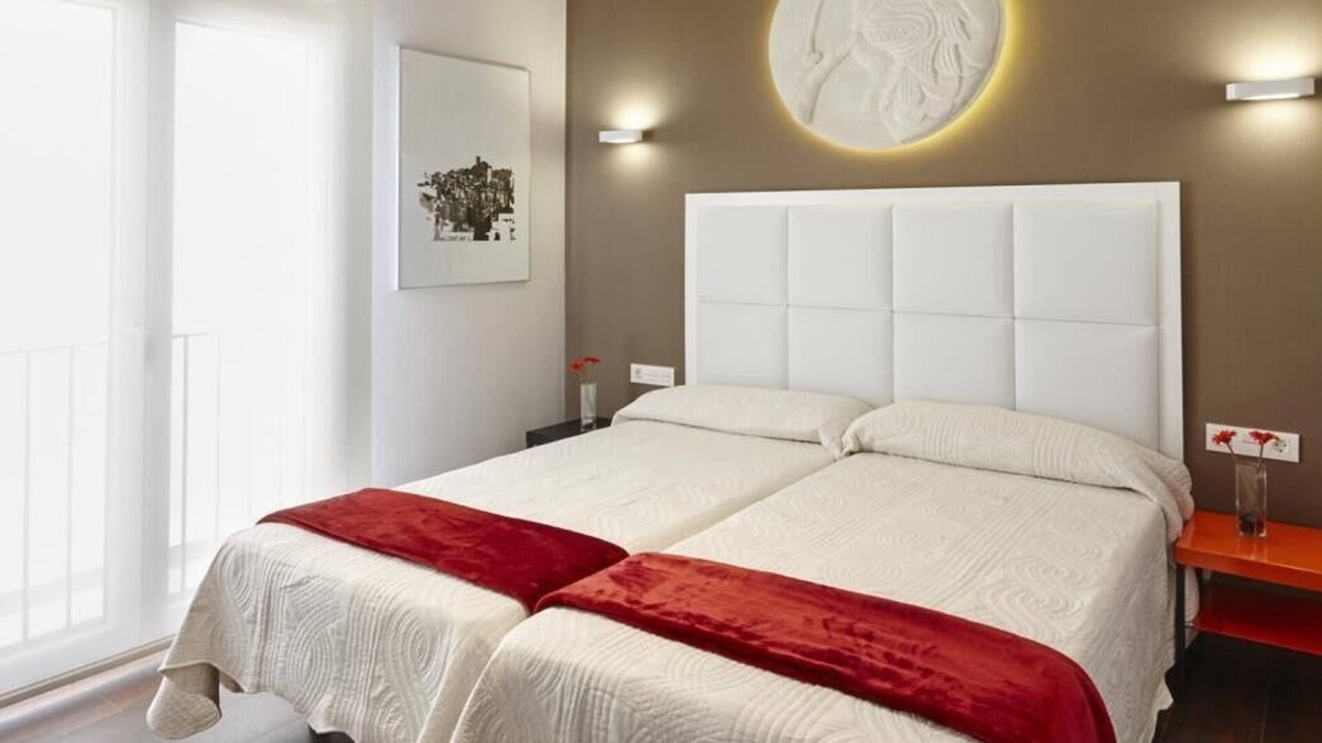 Centro - Sagrario Apartment | Modern, centrally located and with free car park