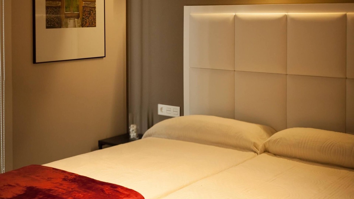 Centro - Sagrario Apartment | Modern, centrally located and with free car park