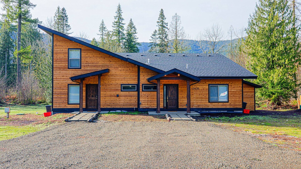 Brightwood Ski Chalet | Modern Chalet Mt. Hood Village