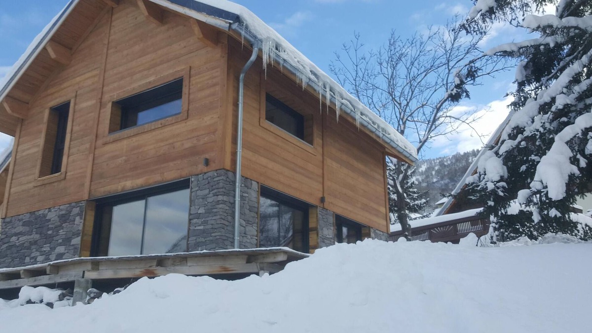 Les Granges Ski Chalet | Modern chalet 4*, very comfortable and quiet. Ideal for 2 or 3 families.