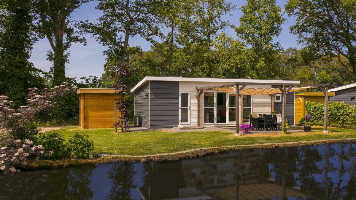 Lochem Ski Chalet | Modern chalet in a holiday park near Lochem