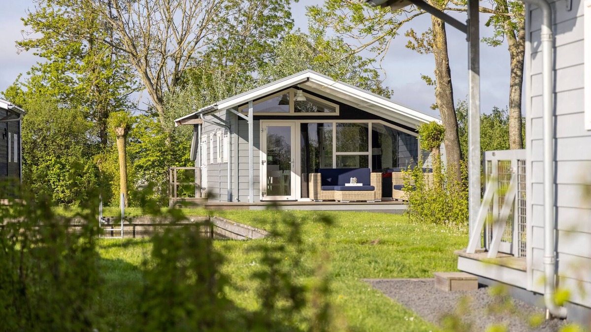 Terkaple House | Modern chalet near Lake Sneek