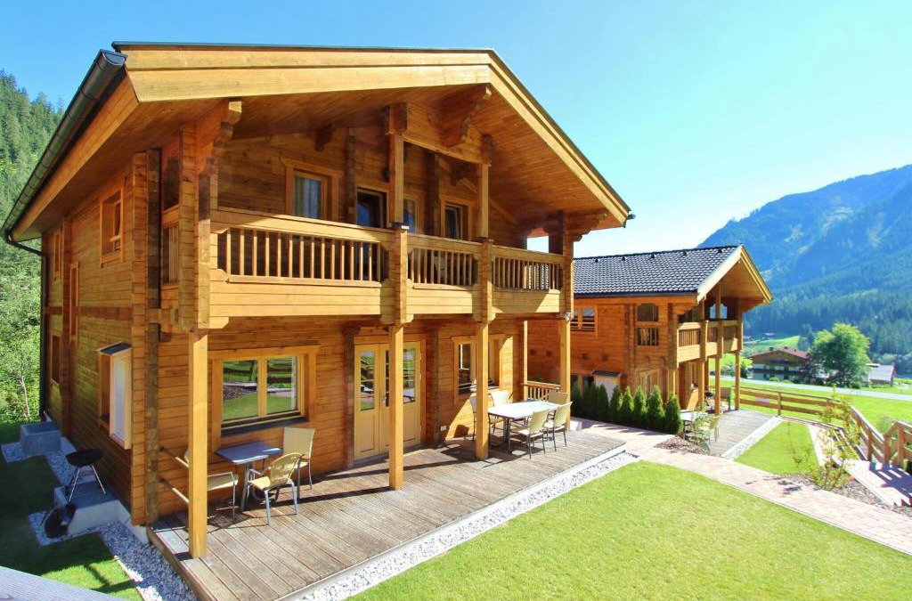 Krimml Ski Chalet | Modern Chalet with Jacuzzi in Krimml