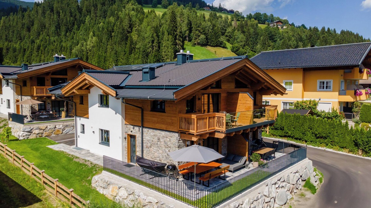 Wagrain Ski Chalet | Modern chalet with pine sauna by the ski lift