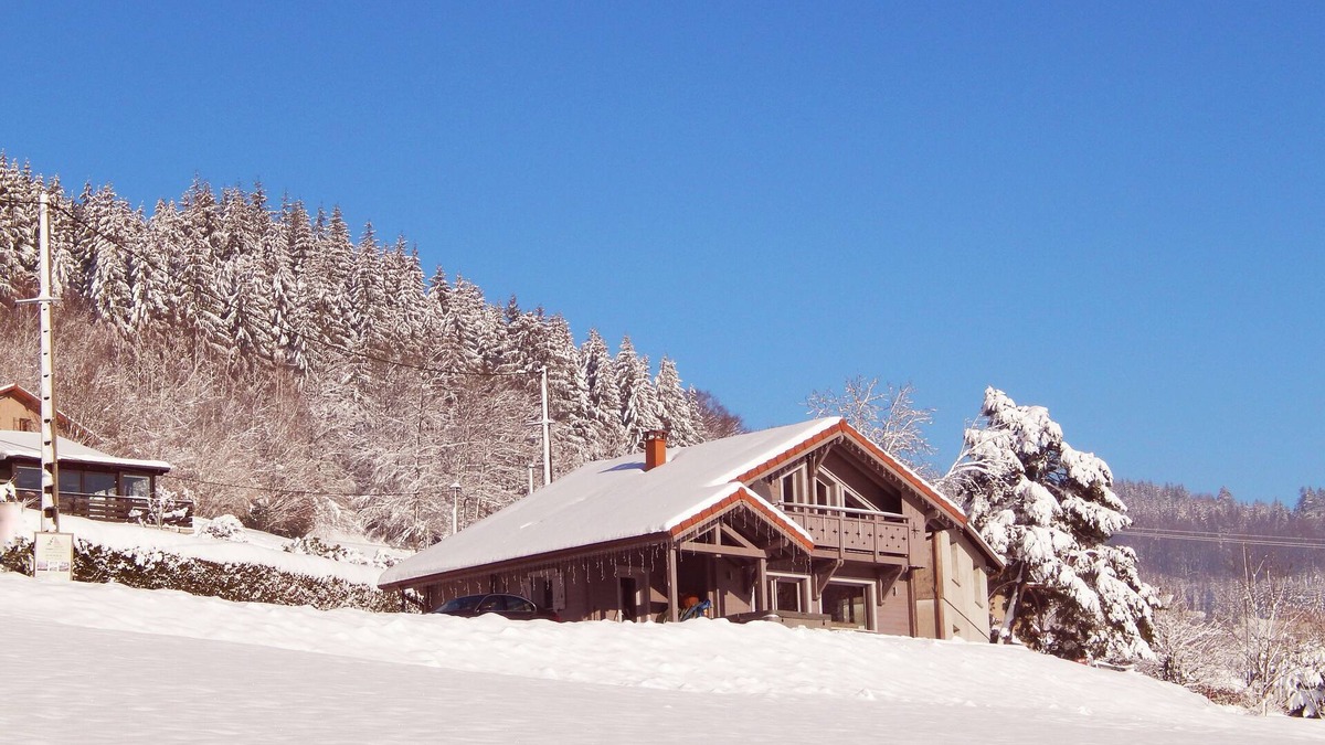 La Forge Ski Chalet | Modern chalet with whirlpool bath, outdoor Jacuzzi and magnificent valley views