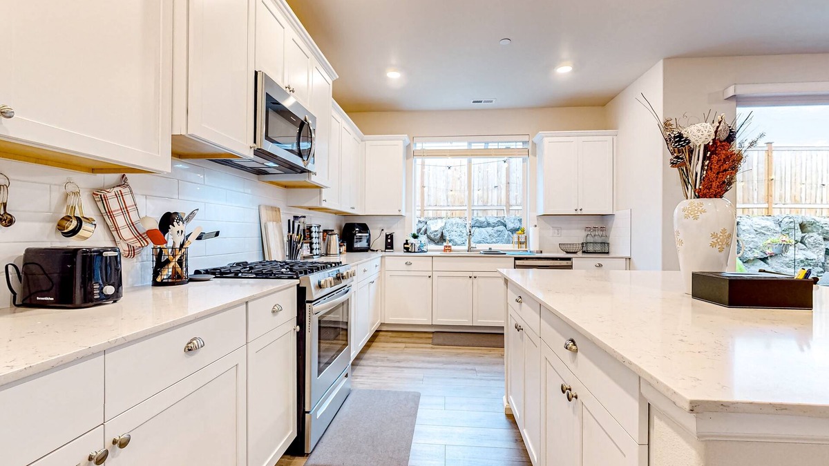 Sultan House | Modern & charming dog-friendly nature retreat with fireplace, patio, AC, & W/D