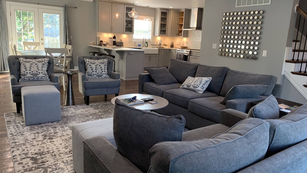 Montclair House | Modern Cheerful Bluegrass Beauty