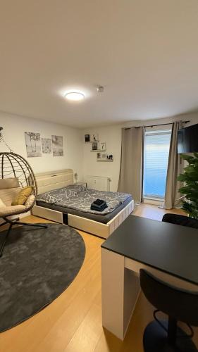 Ronsdorf Apartment | Modern city apartment with parking