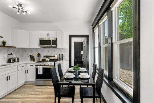Penn-Knox Apartment | Modern City Luxury Home with Ample Parking in Charming Philly!