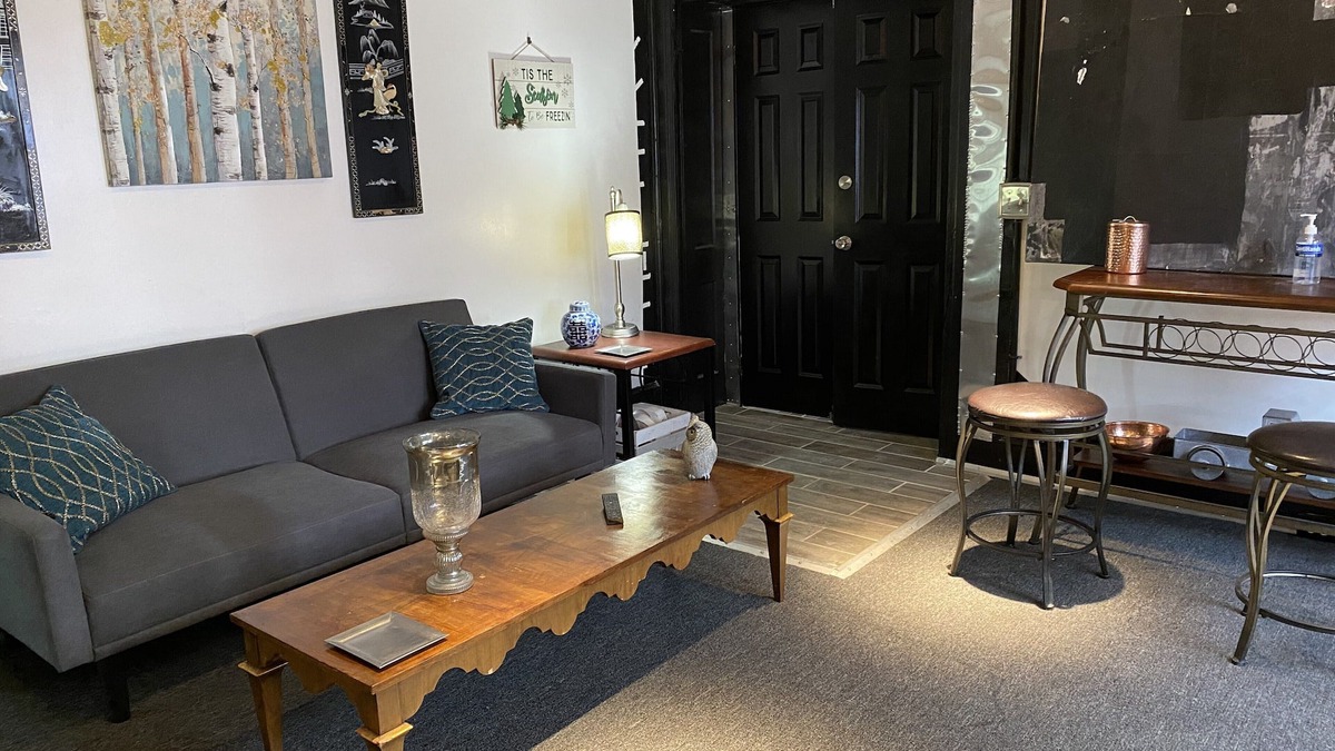 Camden Apartment | Modern Classic Suite in Downtown Camden