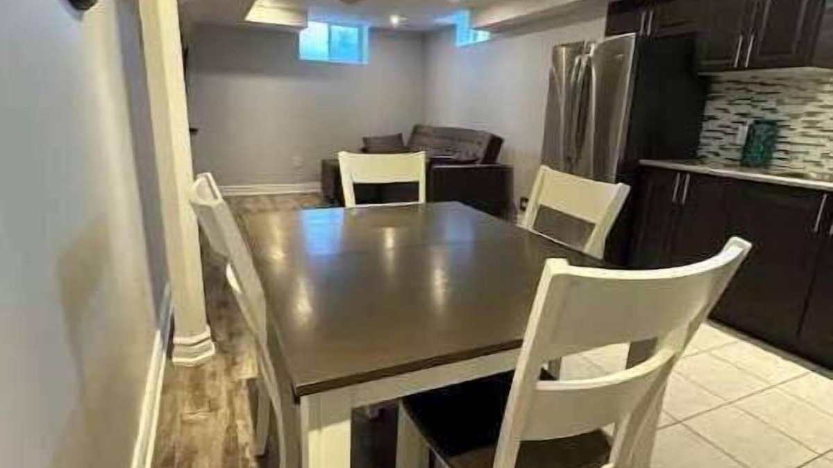 Scarborough House | Modern Clean 2bedrm Apartment!