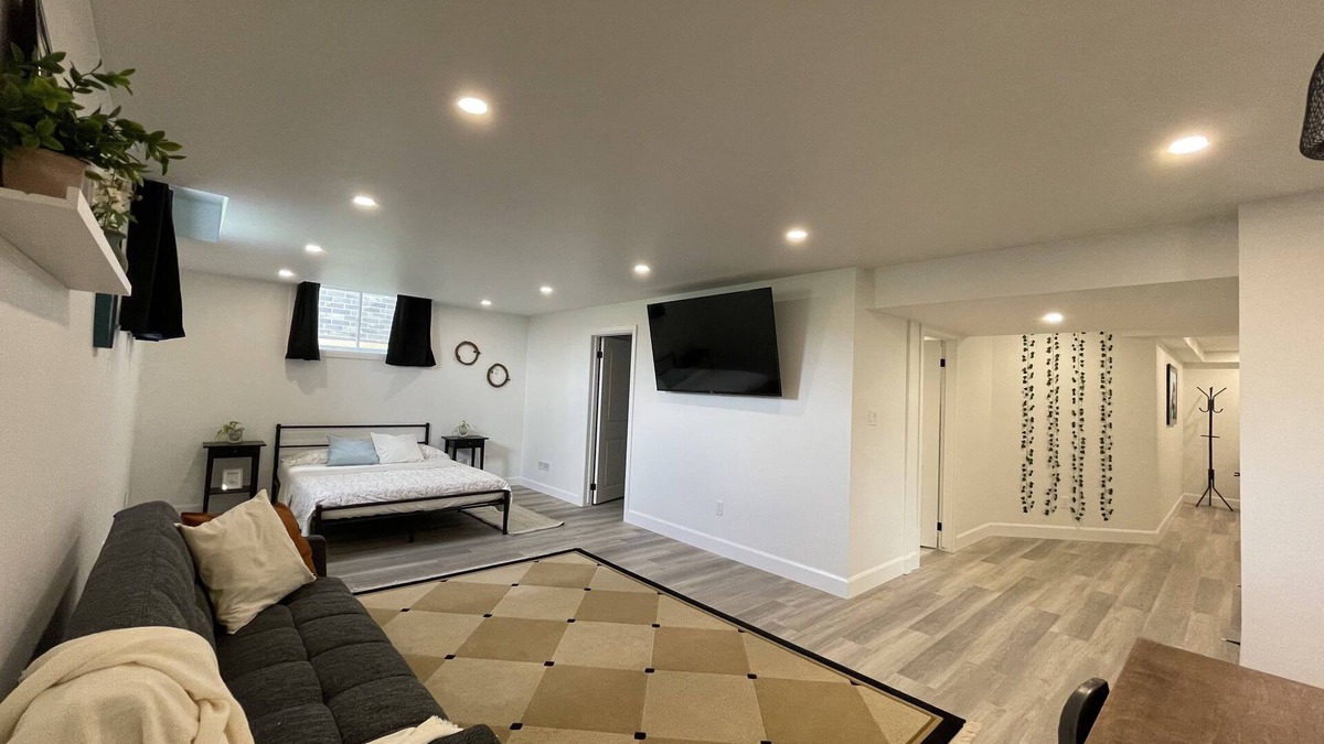 Ilderton Apartment | Modern, Clean and Cozy Brand New Studio Apartment