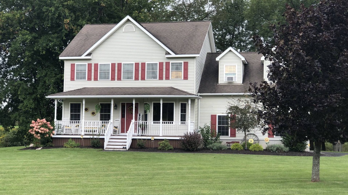 Town of Augusta House | Modern Colonial house on Golf Course with a hot tub