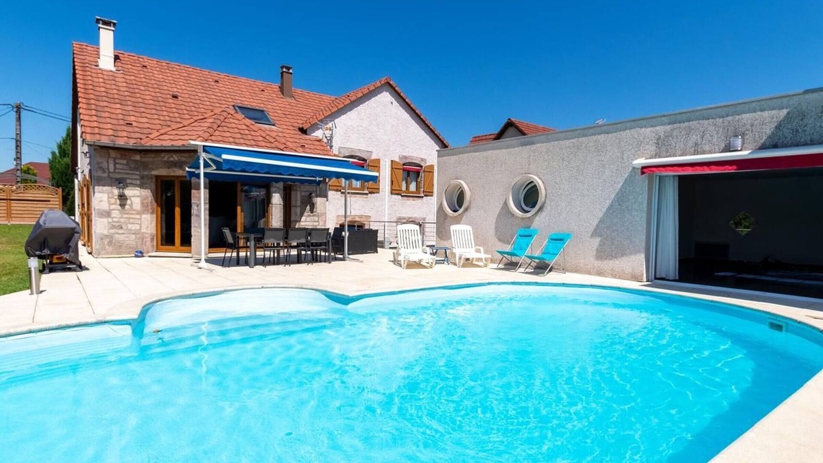 Villers-les-Luxeuil Cottage | Modern comfort in Southern Vosges with pool and jacuzzi