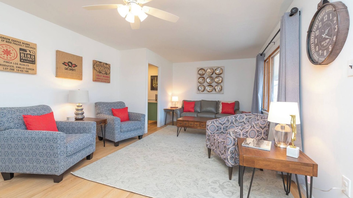 Huntingdon House | Modern Comfort & Convenience – 3BR Home Next to Juniata College!