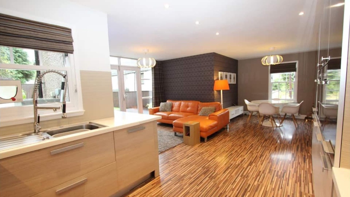 Auchenblae House | Modern comfort in traditional Scottish village