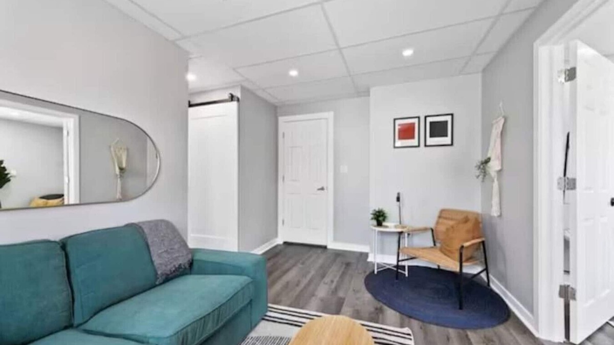 Walkerville Apartment | Modern Comfort in Walkerville | 2BR + WiFi + Parking