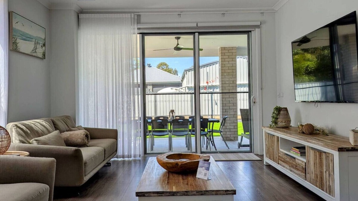 Indented Head House | Modern comfort & luxury close to the beach