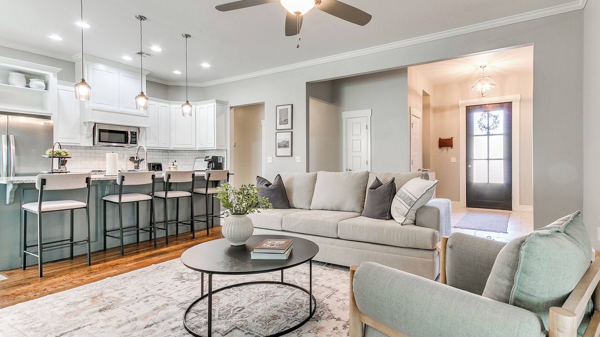 Moore House | Modern Comfort on SE 38th St