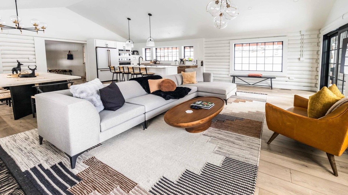 Warwick House | Modern Comfort Timeless Charm | Log Cabin Retreat