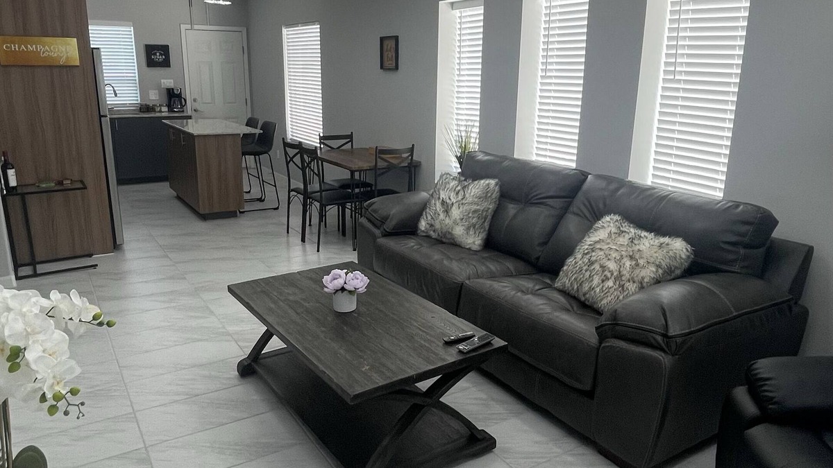 Weslaco Apartment | Modern comfortable retreat in gated community!